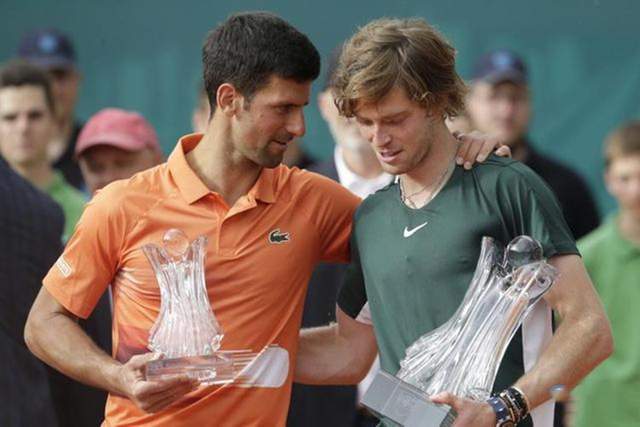 上的中流砥 上的中流砥